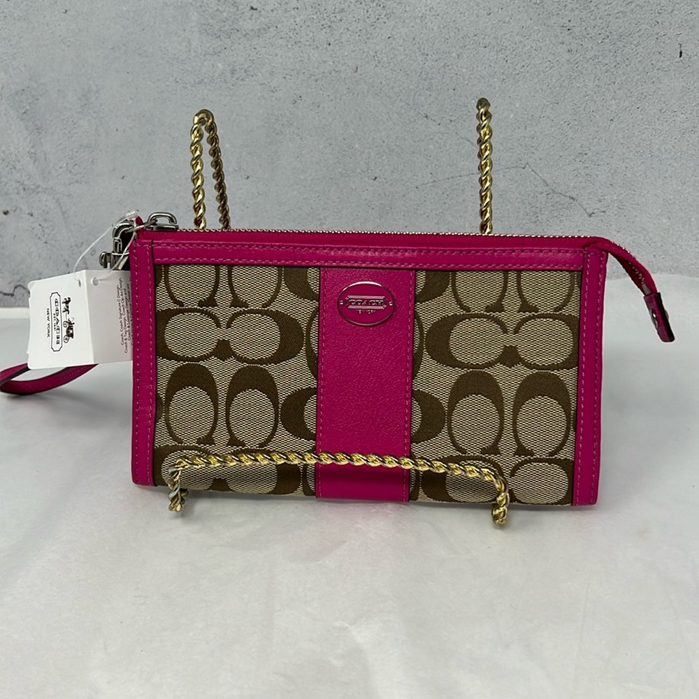 ❤️Coach NWT 48439 Khaki and Fuchsia Signature Zippy Wallet/Wristlet.
